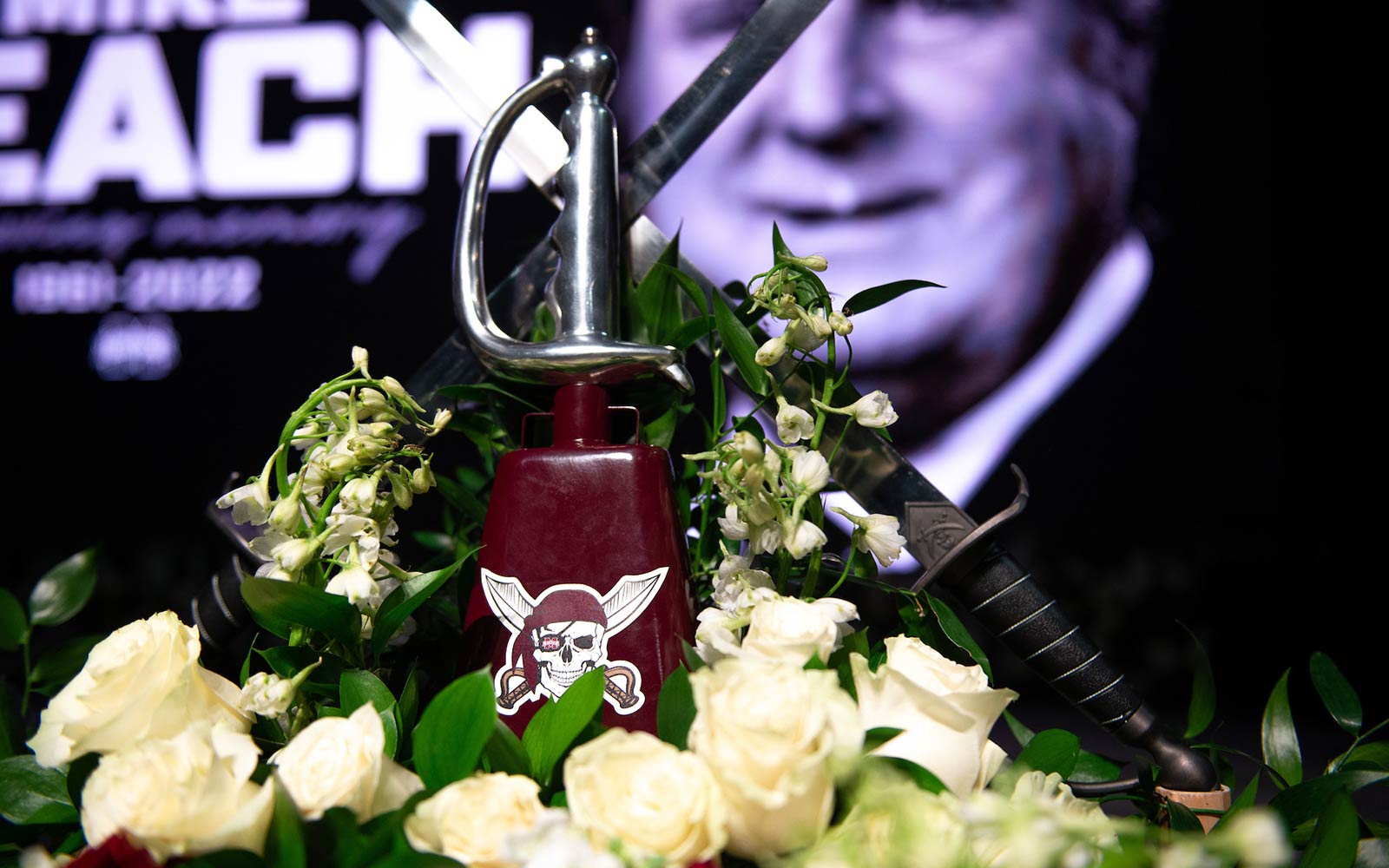 thousands-gather-to-honor-mike-leach-at-msu-memorial-service