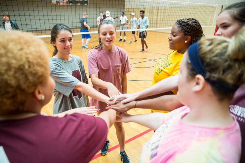 New MSU students team up for a volleyball game during a 2016 Dawg Days event. (Photo by Sarah Dutton)