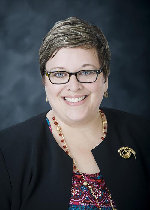 Portrait photo of Regina Hyatt.