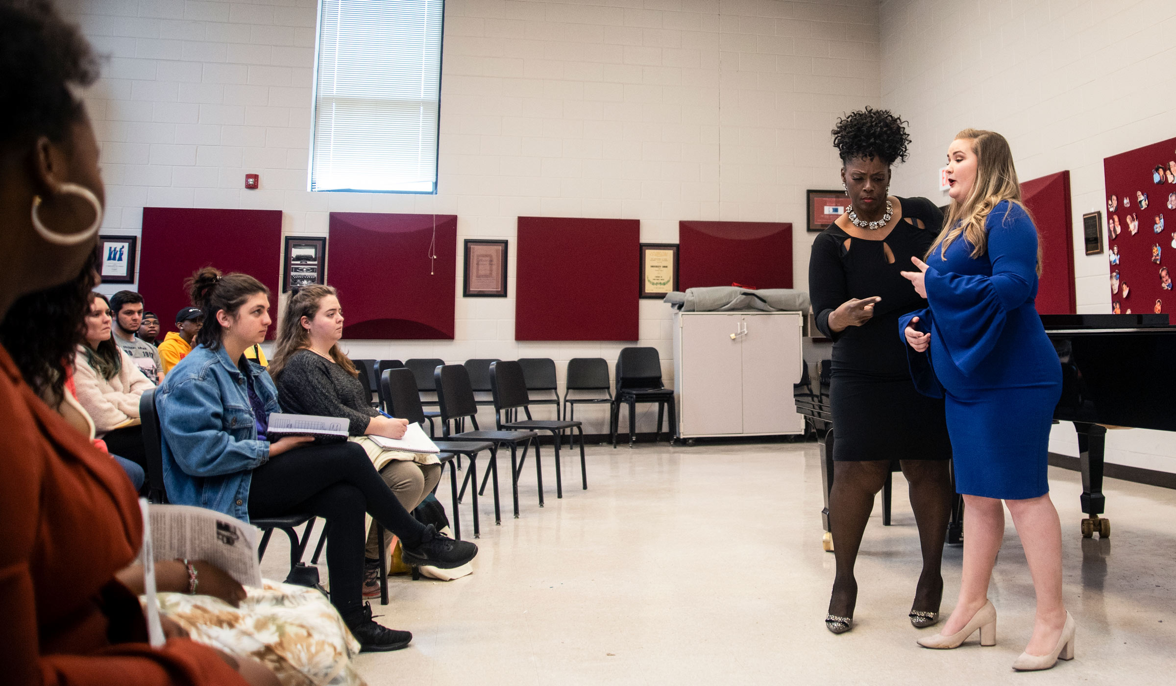  Internationally-acclaimed opera singer Indra Thomas works with music student Payton Tanner on vocal techniques, character and expression, as well as sharing insights about the professional singing world. 