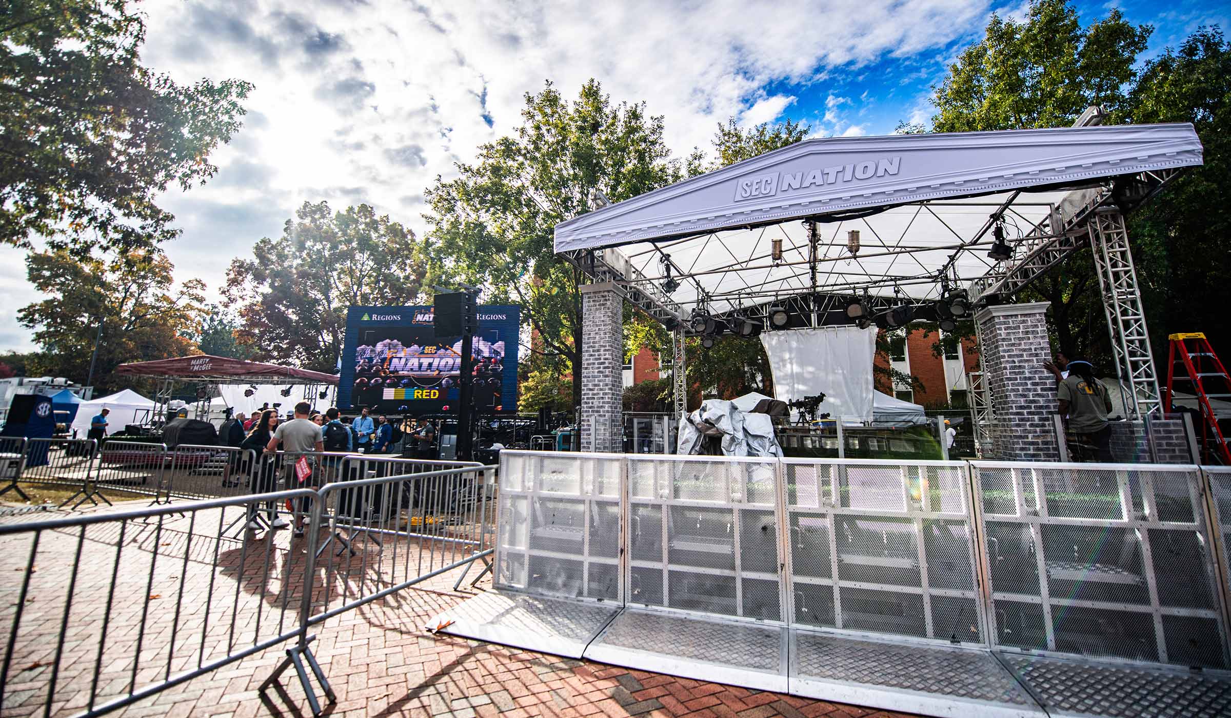 Stage set with large screens