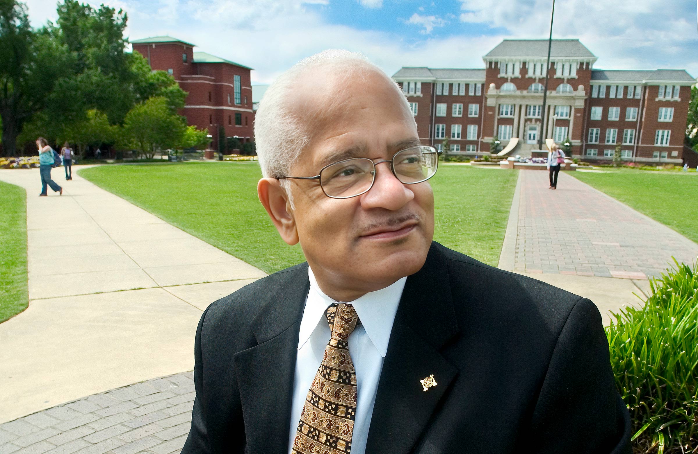 An environmental portrait of Dr. Richard Holmes at MSU