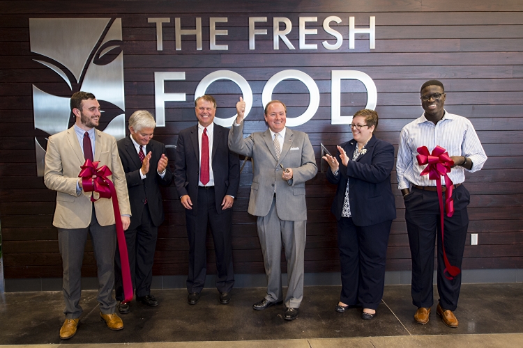 Fresh Food Dining Ribbon Cutting