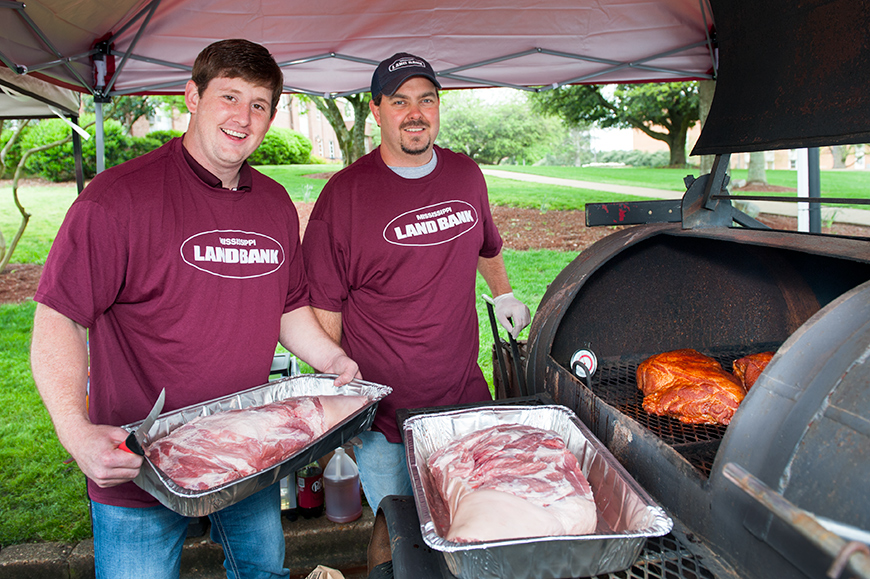 Pig Cooking at Super Bulldog Weekend