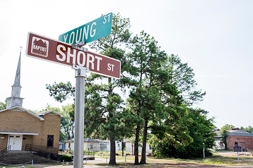 During Mississippi State’s Delta Scholars Program, high-achieving undergraduate students are visiting the Starkville campus and Mississippi Delta to learn about social, political, educational and economic challenges facing the region and Magnolia State as a whole. (Photo by Megan Bean)