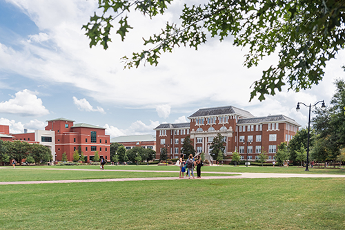 A wide shot of the Drill Field on the first day of classes.