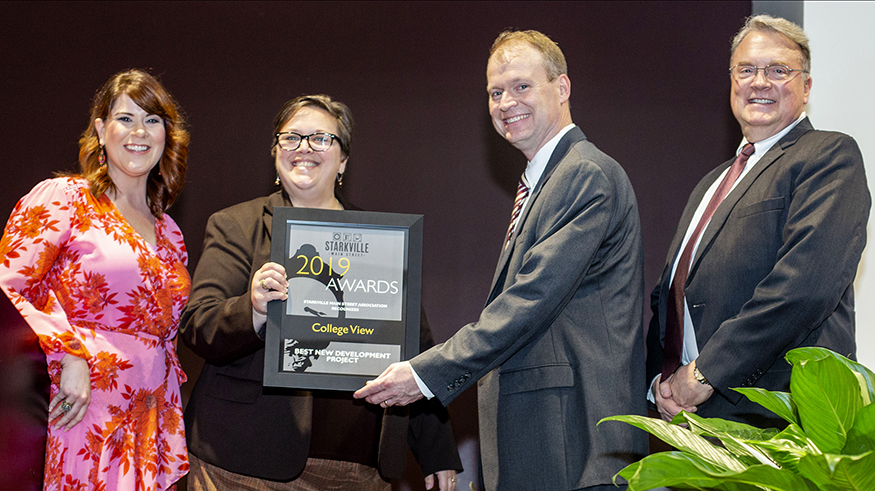 Award presentation at the GSDP annual banquet