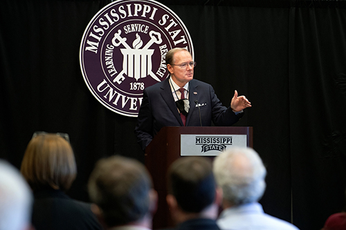 MSU President Mark E. Keenum speaks during the spring general faculty meeting. 