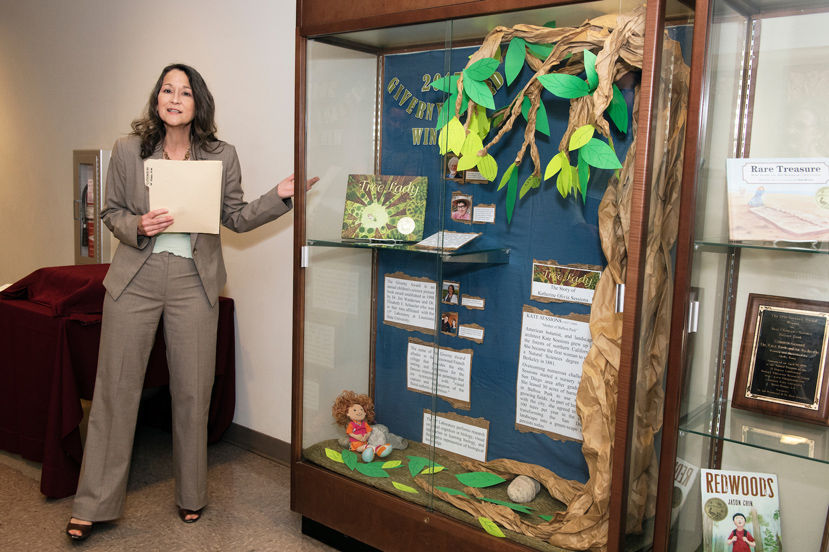 MSU Associate Professor of Geosciences Renee Clary announces “The Tree Lady” as the 2017 Giverny Award Winner. (Photo by Beth Wynn)
