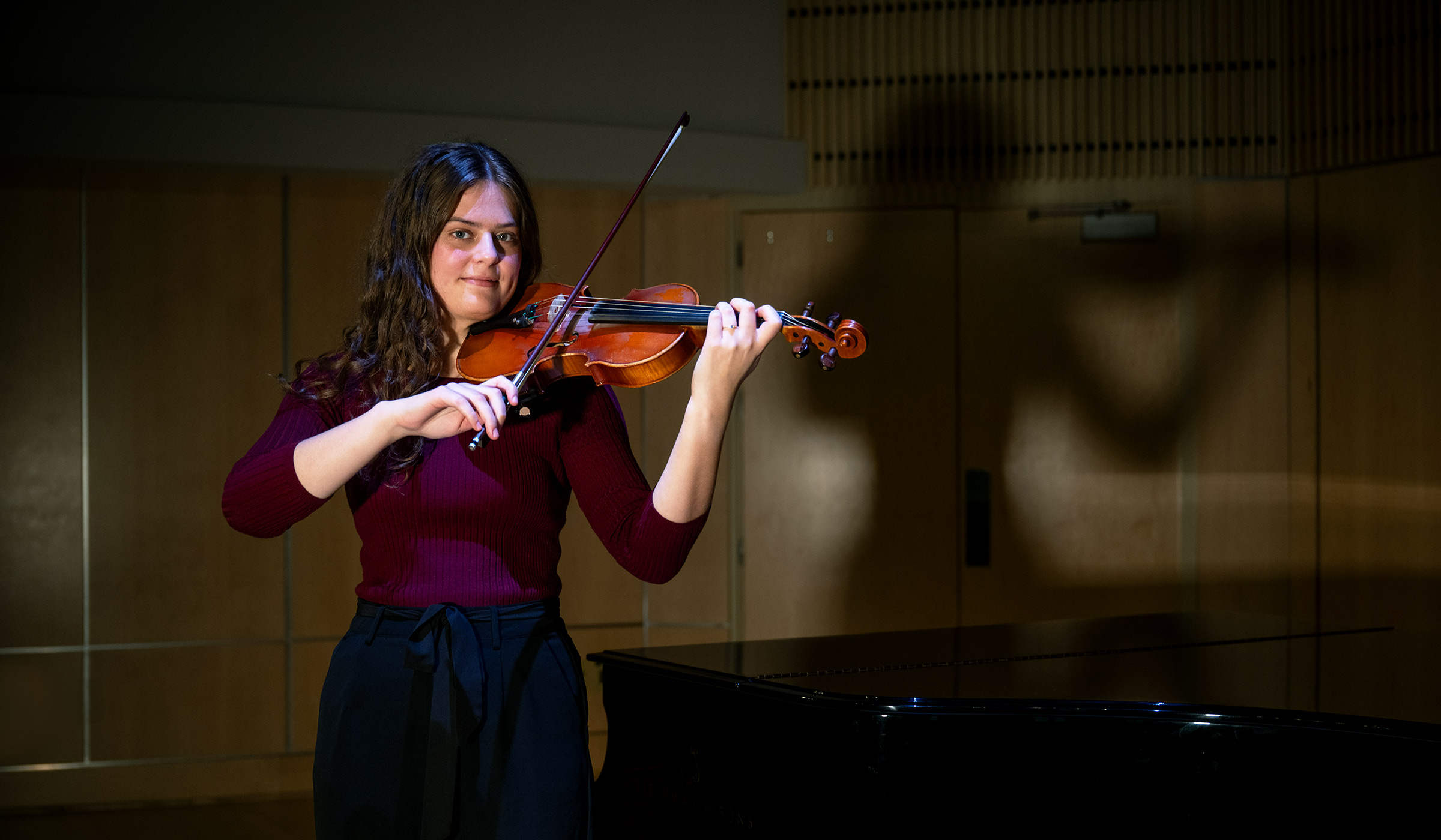 woman playing violin