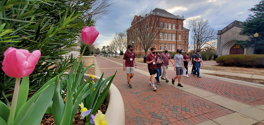 MSU Roadrunners chat with prospective students as they tour the Starkville campus