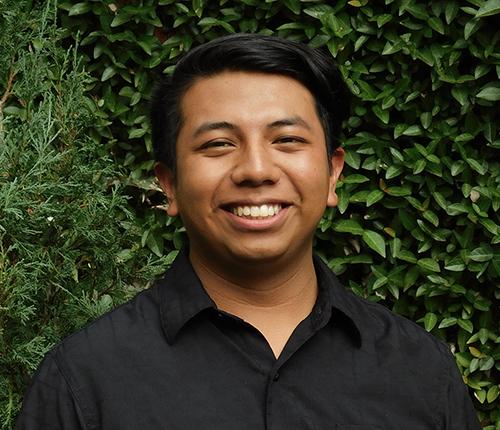 A portrait of Arturo Hernandez.